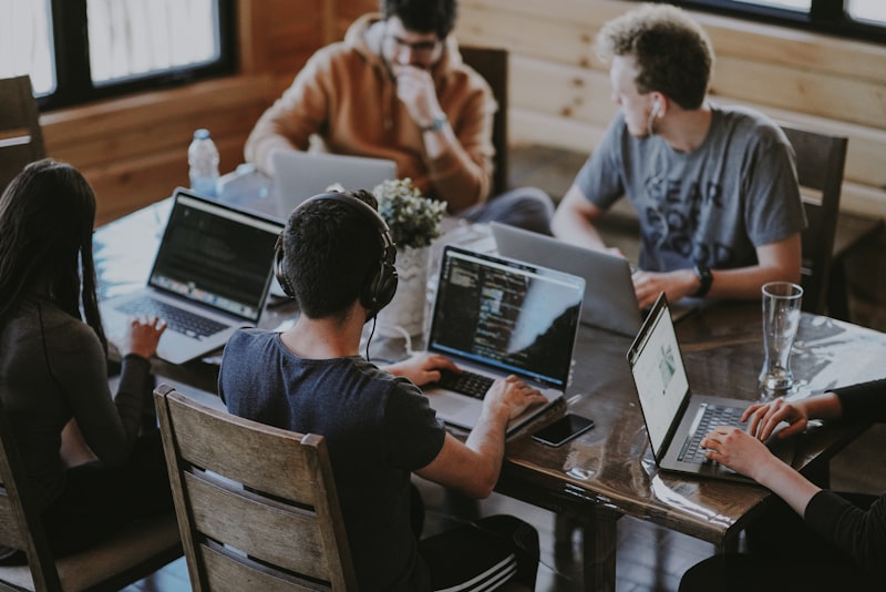 Flaviu Marinescu, Sviluppatore Web Freelance (Marvian.it) al lavoro su un progetto di acquisizione clienti